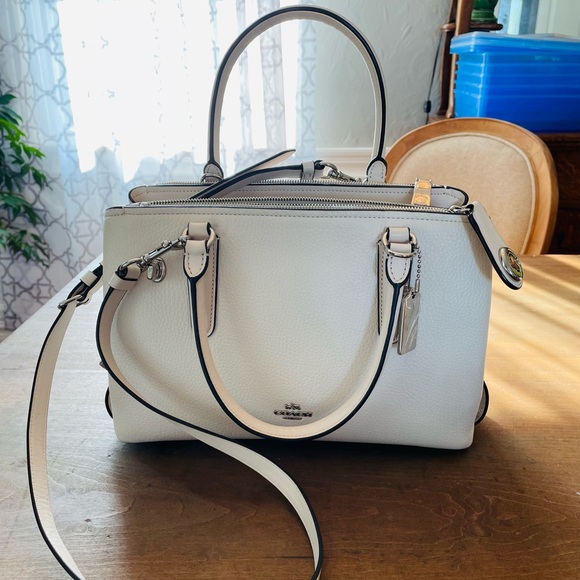Coach Brooklyn Carryall in White.  *one zipper is non- functioning - Picture 1 of 4